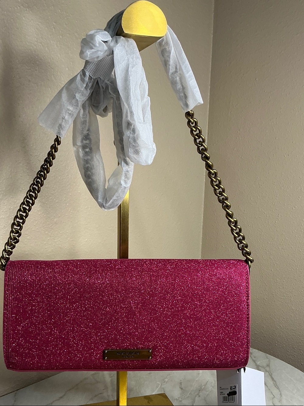 Kurt Geiger London elongated clutch vibrant pink glitter finish w/ eagle head. - Picture 3 of 6